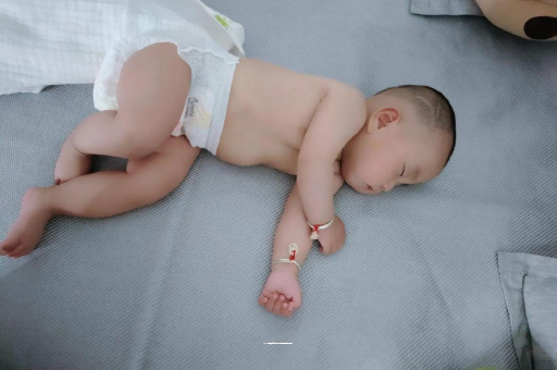 聊城宝宝口水多怎么回事
